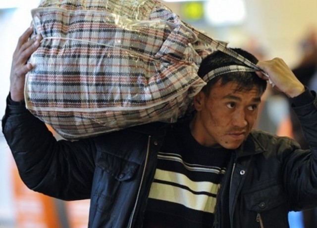 Мужчина из Киржача заплатит штраф 50 000 рублей за трудоустройство рабочих из Узбекистана