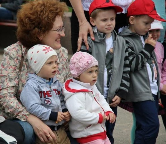 Во Владимире прошел парад близнецов