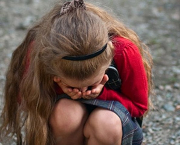Отец-насильник 2 года измывался над 11-летней дочкой