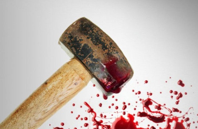 В Коврове 71-летний пенсионер избил молотком и изрезал ножом жену