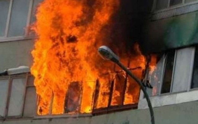 В Струнино после ликвидации пожара в квартире, спасатели обнаружили труп мужчины